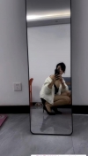 六合美腿木子