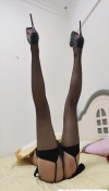 红底大胸少妇叶子