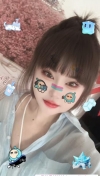 钟楼可爱小美女